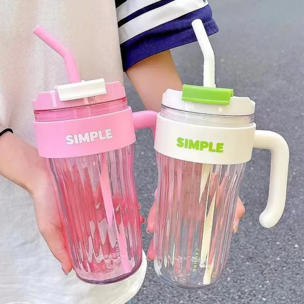 Cute plastic handle water bottle Simple Cup with straw water cup