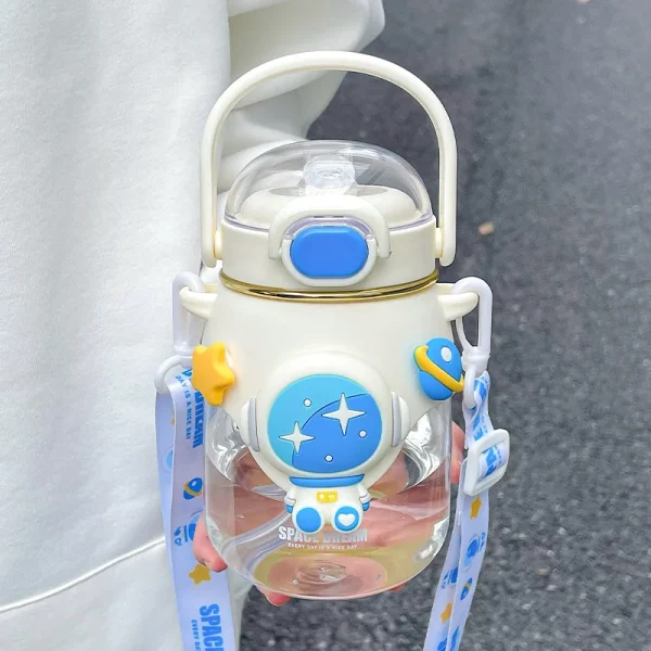 New Large Capacity Spaceman Plastic Big Belly Cup Children Plastic Water Bottle with Straw