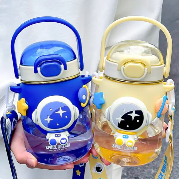 New Large Capacity Spaceman Plastic Big Belly Cup Children Plastic Water Bottle with Straw